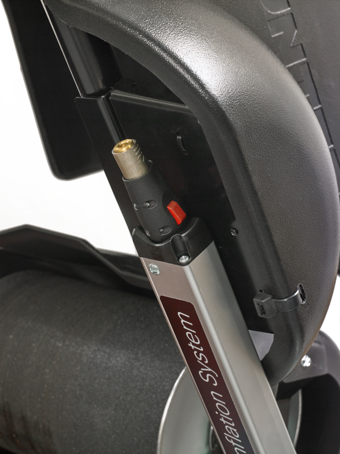 Close-up of the automatic air chuck on Hunter’s Revolution and Road Force WalkAway, highlighting its automatic release valve feature.