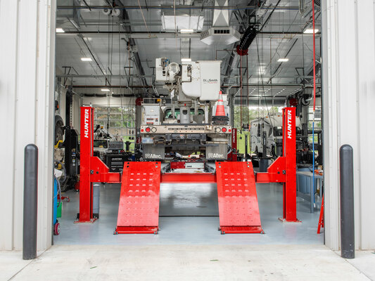 Czterokolumnowe do pojazdów ciężarowych